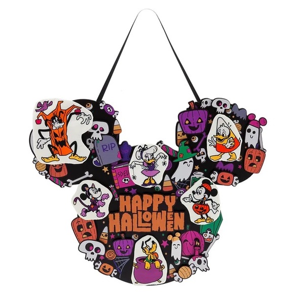 Disney Halloween Wreath - Picture 1 of 3
